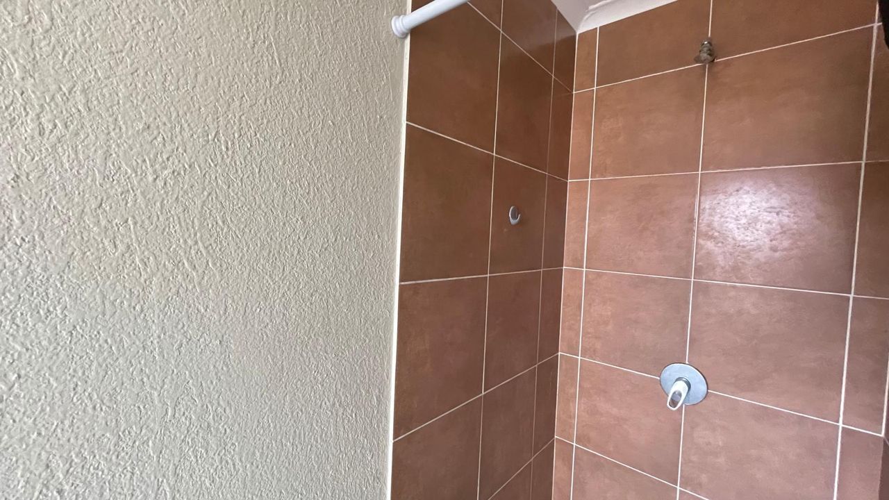 Photo 14 of 20
