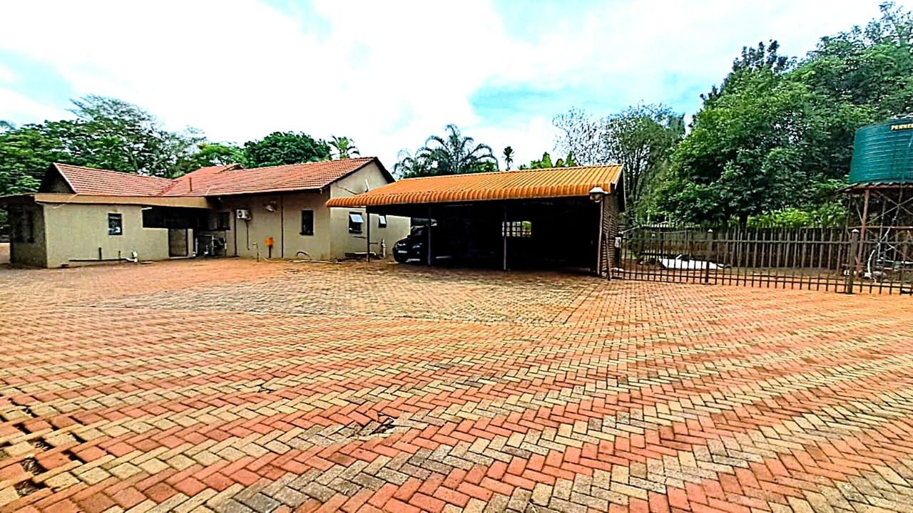 Photo 22 of 23