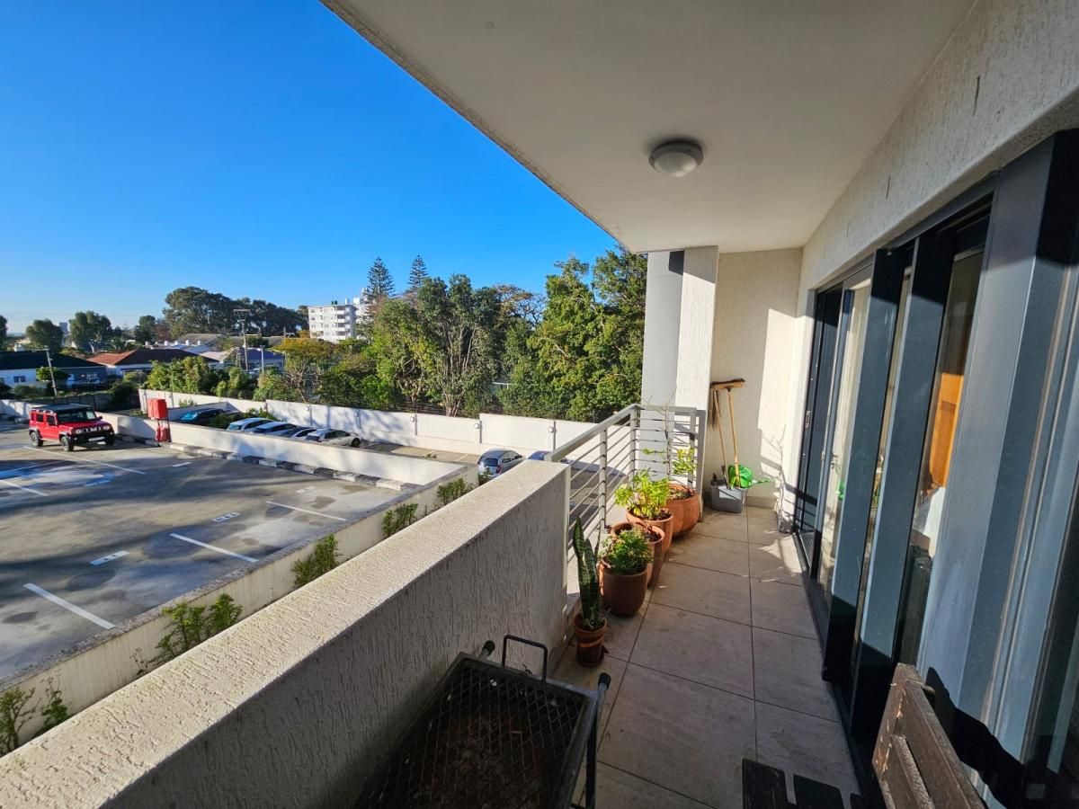 Photo of 2 Bedroom apartment to rent in Kenilworth, Cape Town