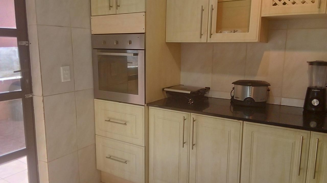 Photo 3 of 37