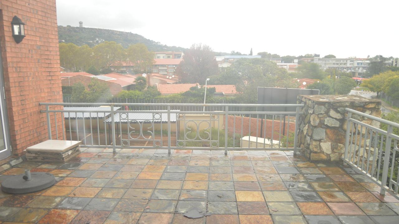 Photo 15 of 17