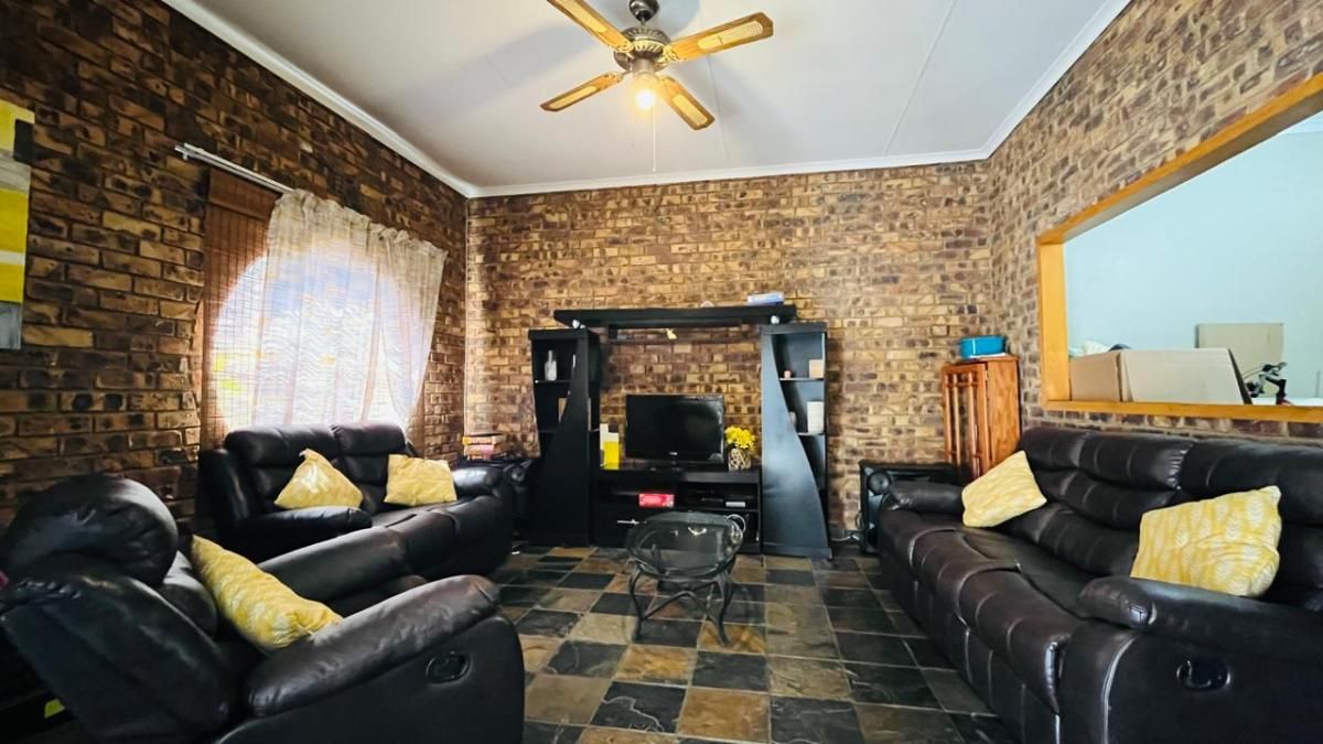 Photo of 4 Bedroom house for sale in Ben Fleur, Witbank