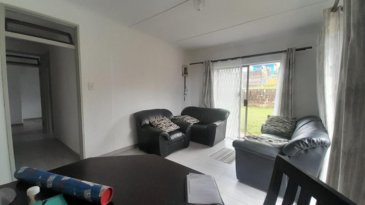 Photo 4 of 23