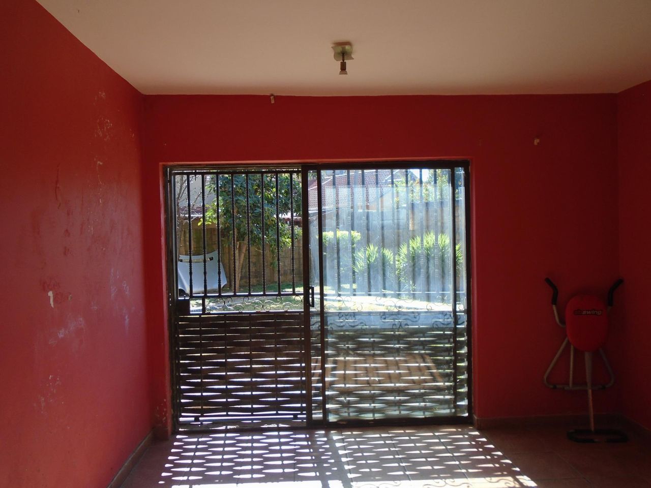 Photo 11 of 24