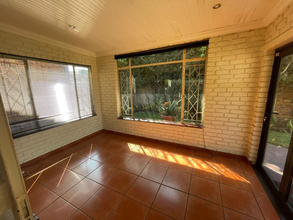 Photo 6 of 29
