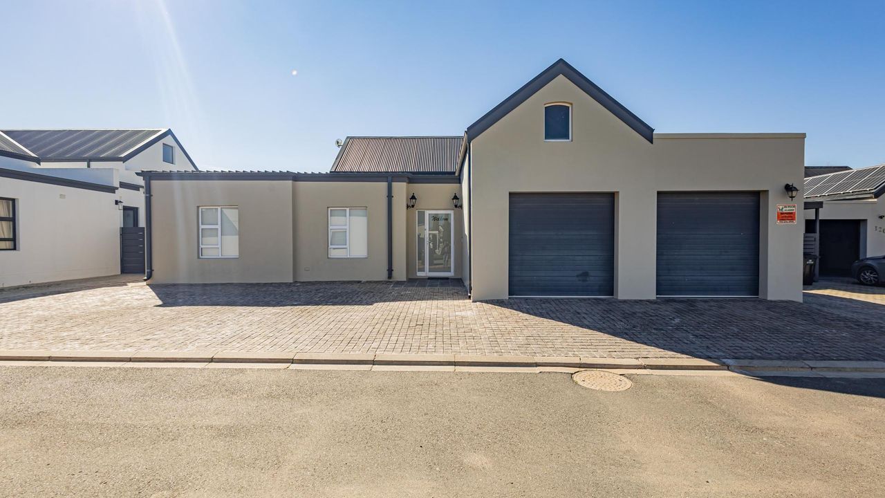 Photo of 4 Bedroom house for sale in Silwerstrand Golf And River Estate, Robertson