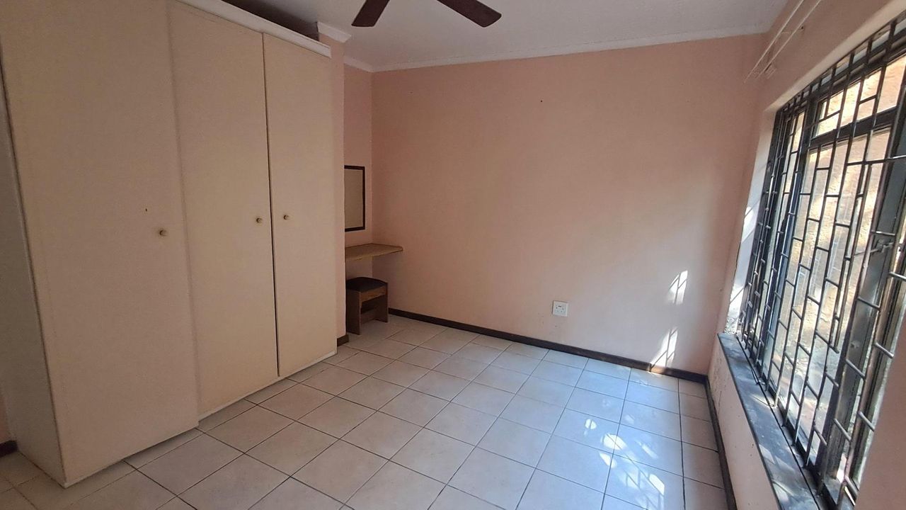 Photo 16 of 41