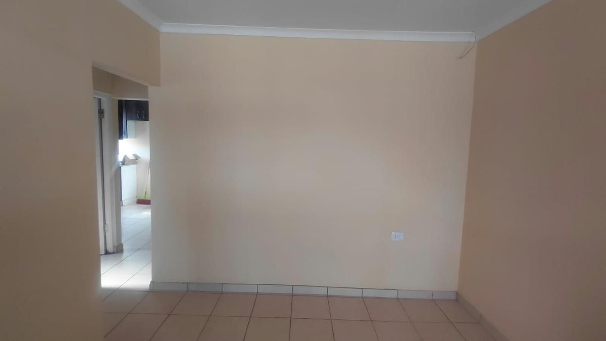 Photo 2 of 6