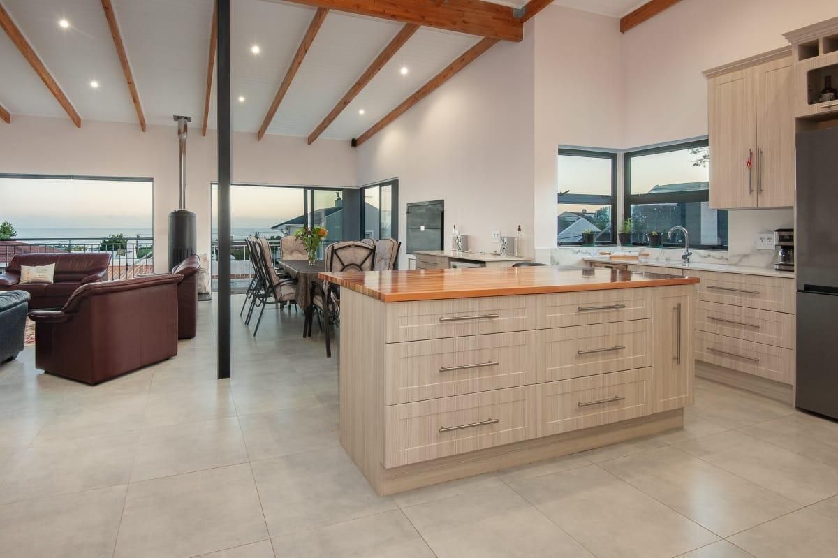 Photo of 2 Bedroom house to rent in Voelklip, Hermanus