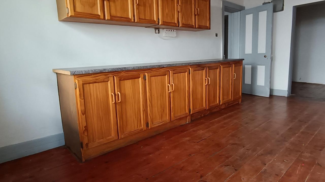 Photo 13 of 47