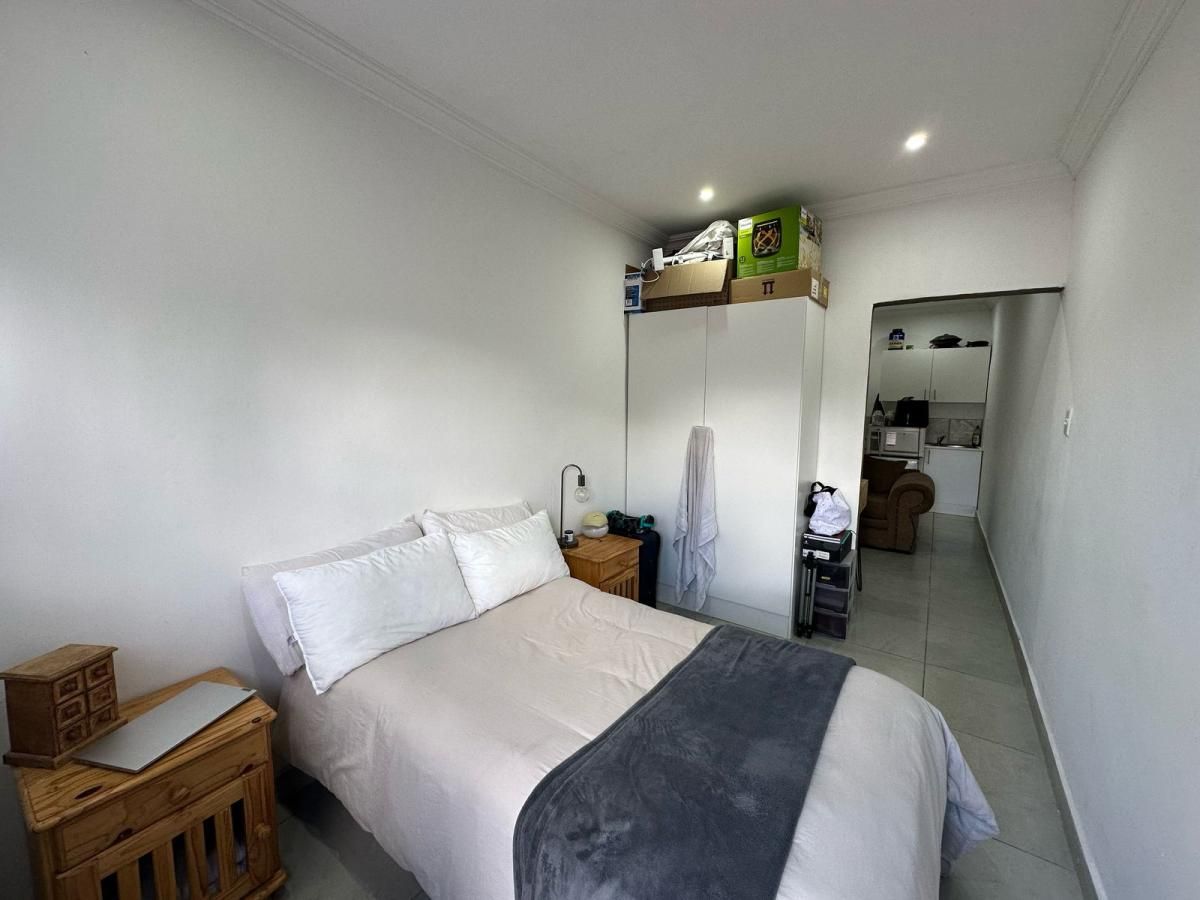 Photo of 1 Bedroom flat rented in Langenhovenpark, Bloemfontein