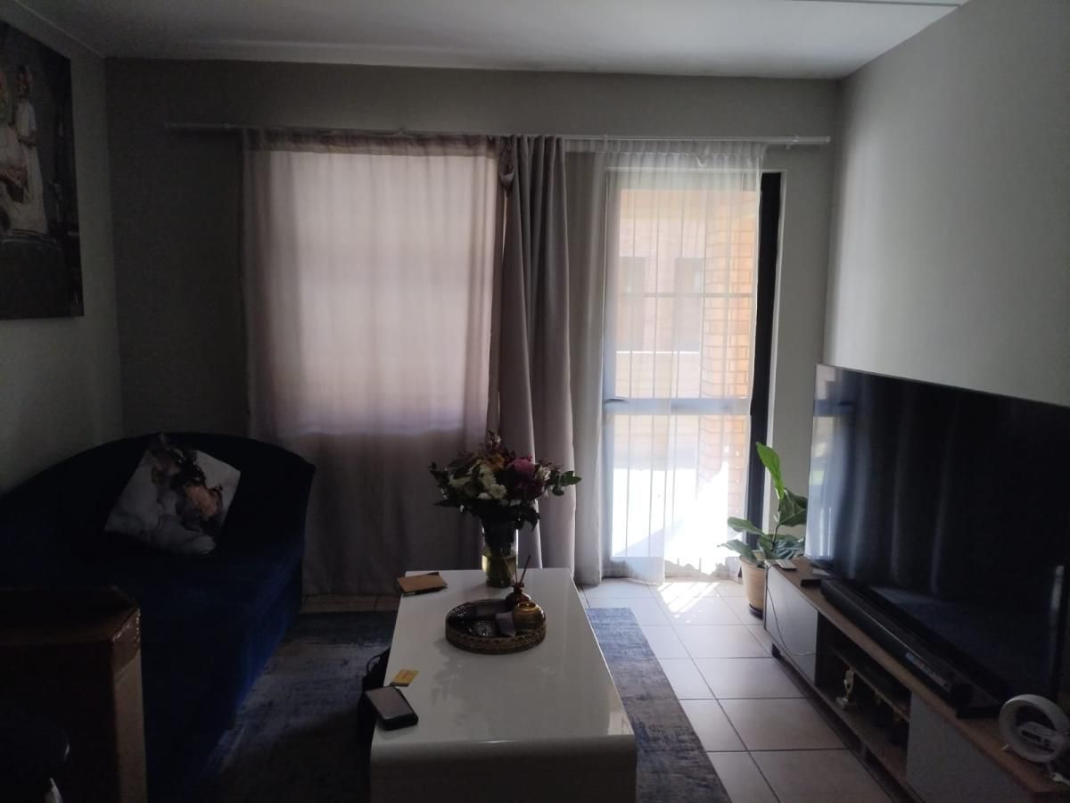 Photo 8 of 25