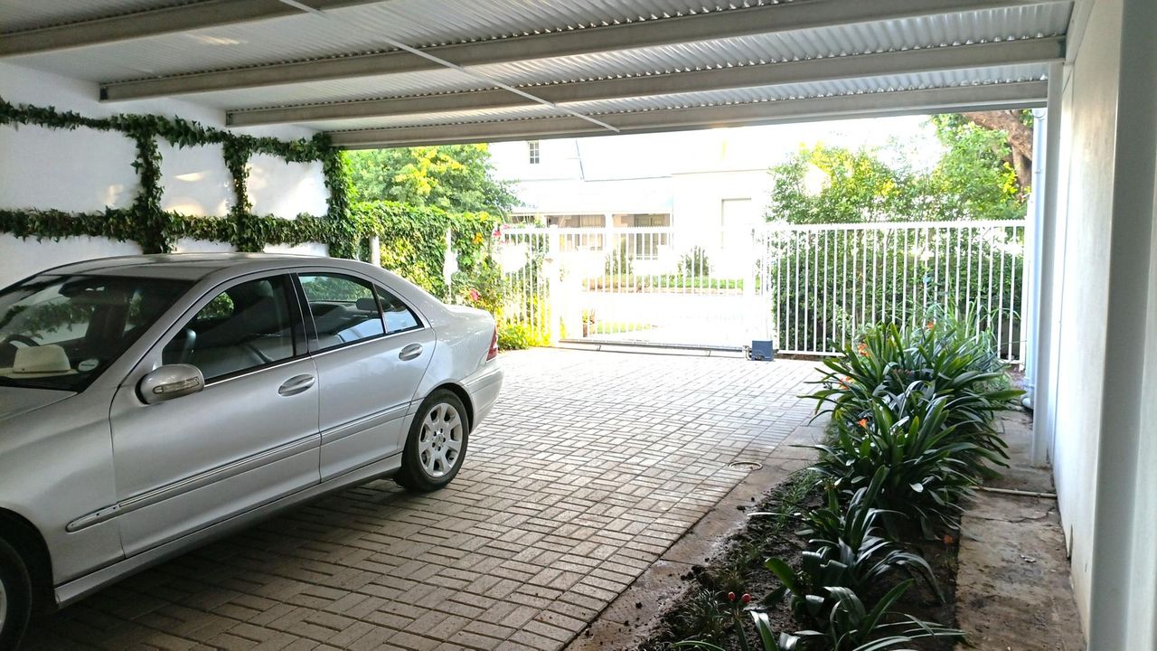 Photo 3 of 18
