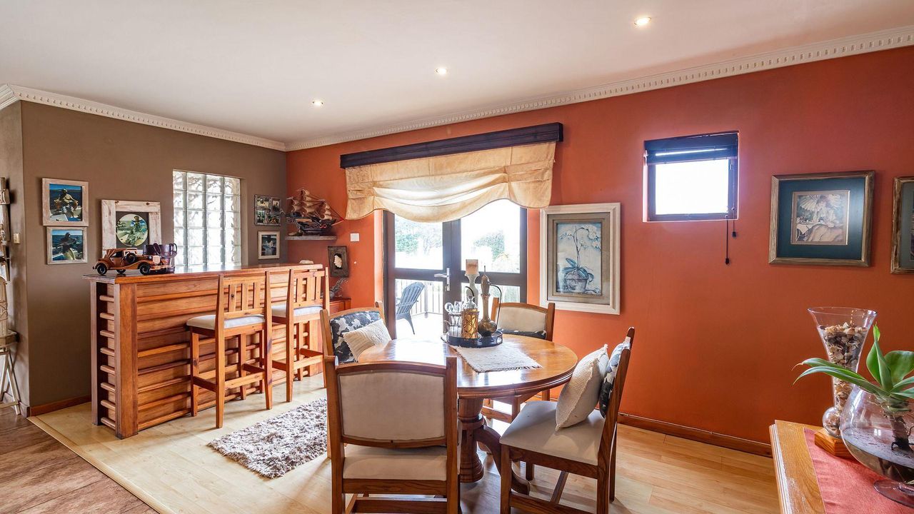 Photo 7 of 52