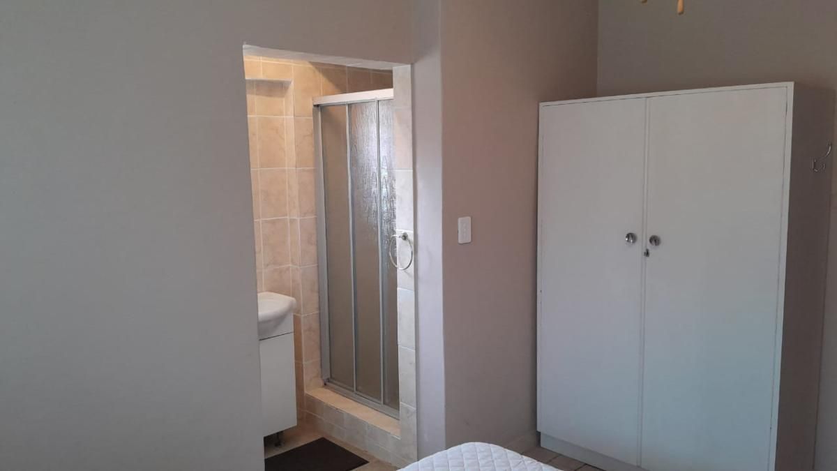 Photo 20 of 32