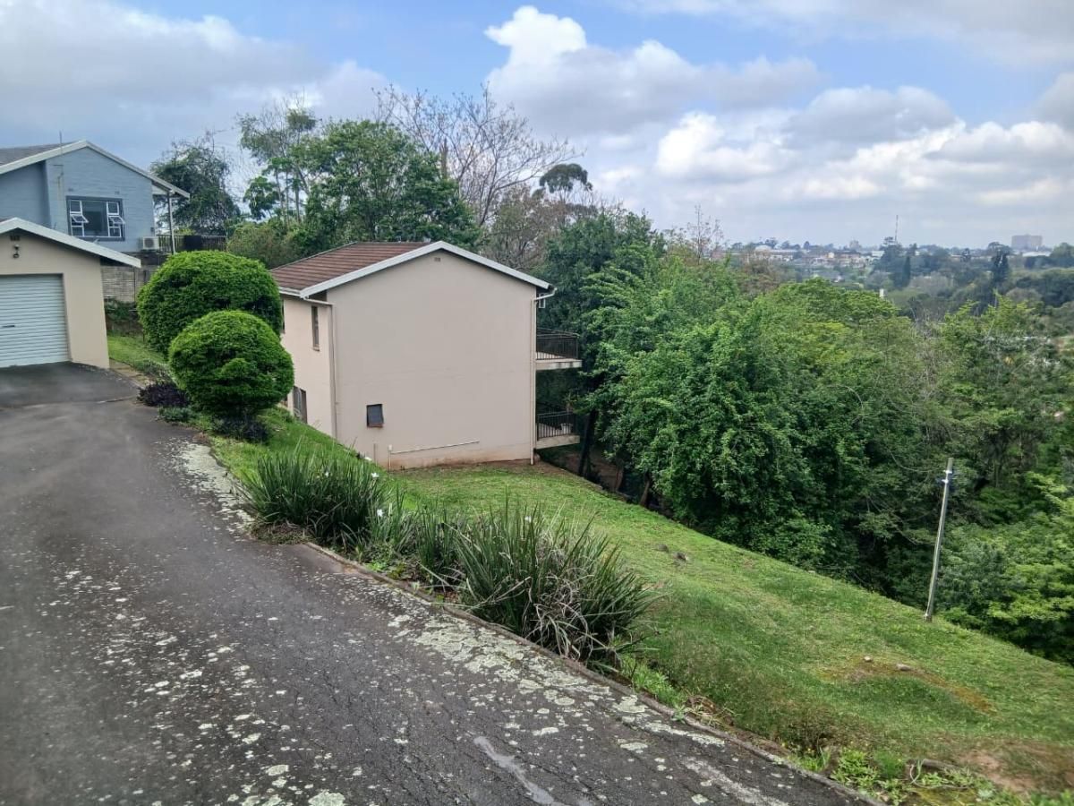 Photo 3 of 26