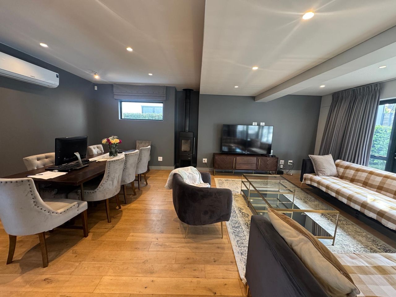 Photo of 3 Bedroom duplex townhouse - sectional to rent in Rondebosch, Cape Town