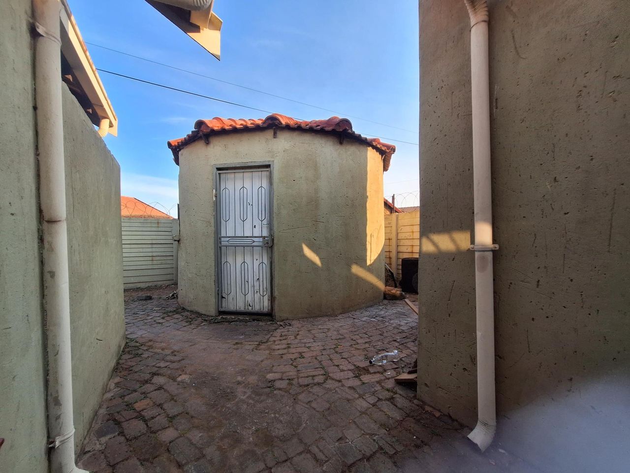 Photo 23 of 24