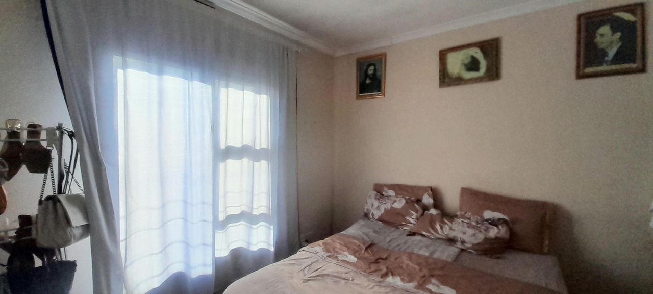 Photo 9 of 18