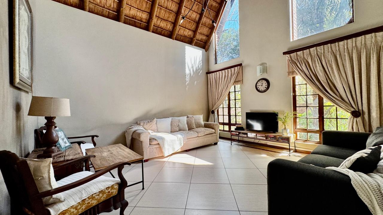 Photo of 4 Bedroom house for sale in Die Hoewes, Centurion
