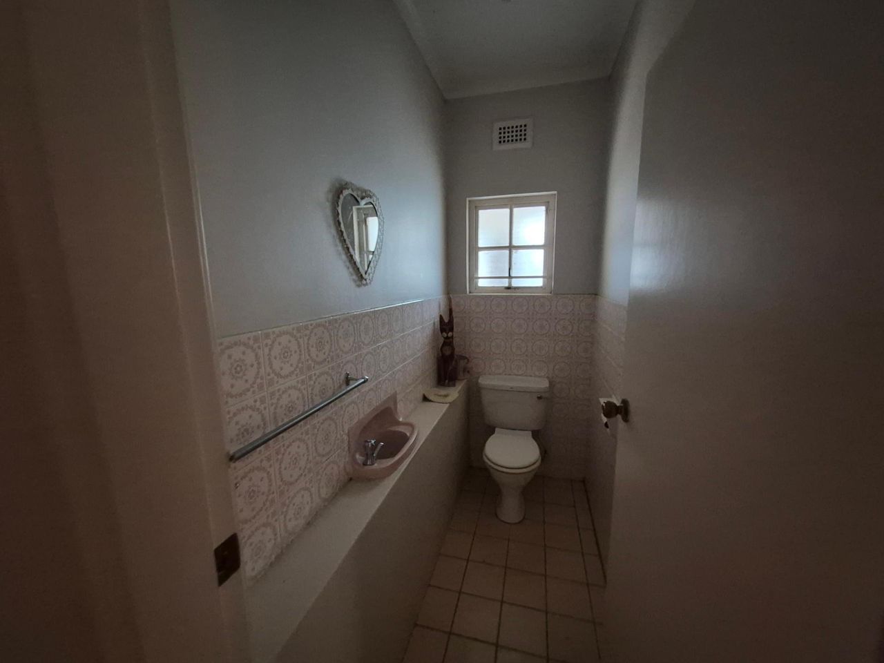 Photo 18 of 24