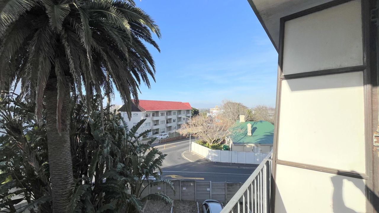 Photo 22 of 28