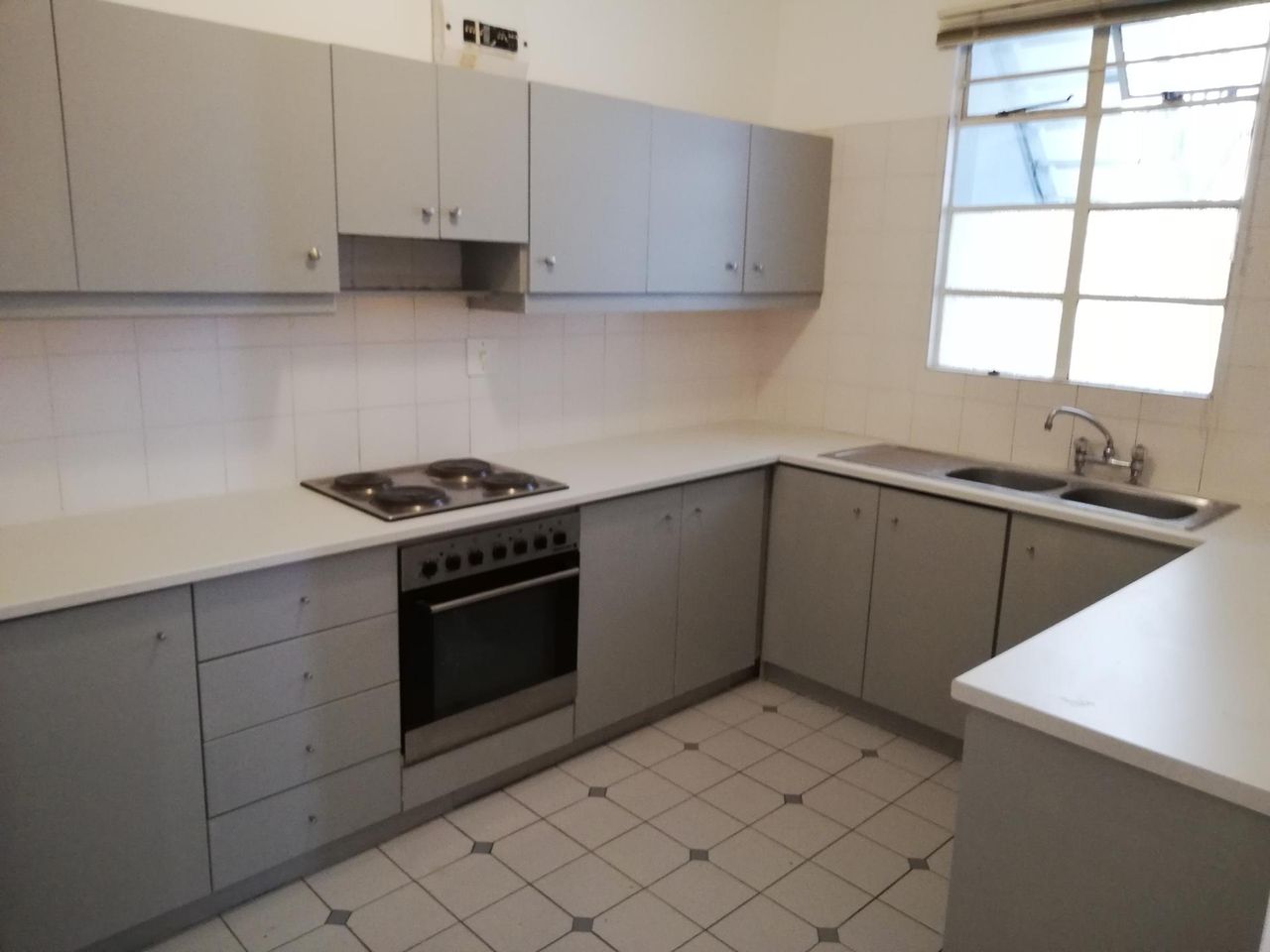 Photo of 2 Bedroom apartment to rent in Cape Town City Centre
