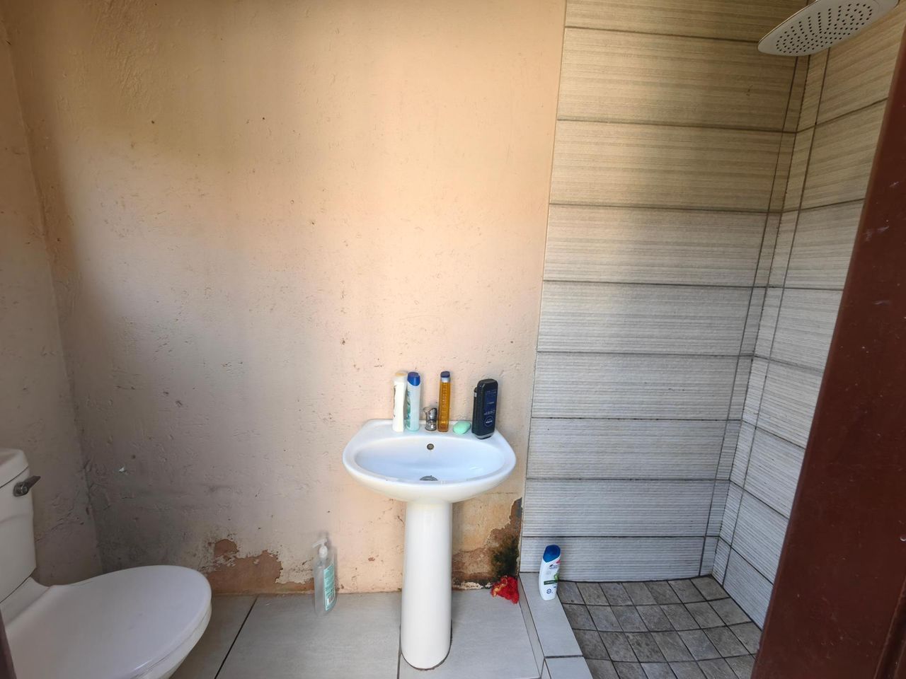 Photo 19 of 25
