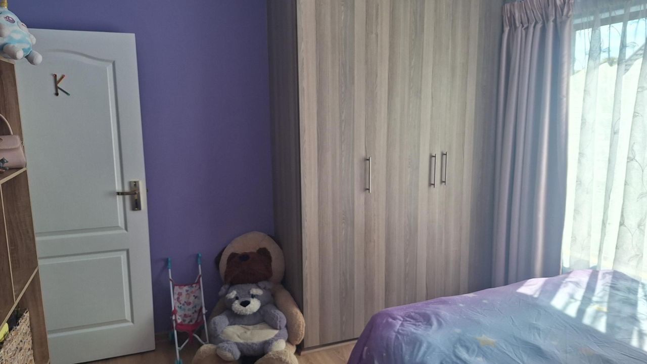 Photo 8 of 23