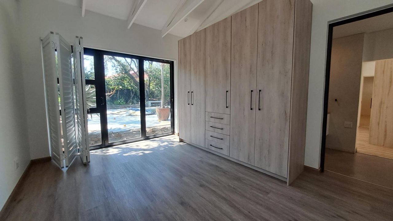 Photo 16 of 21