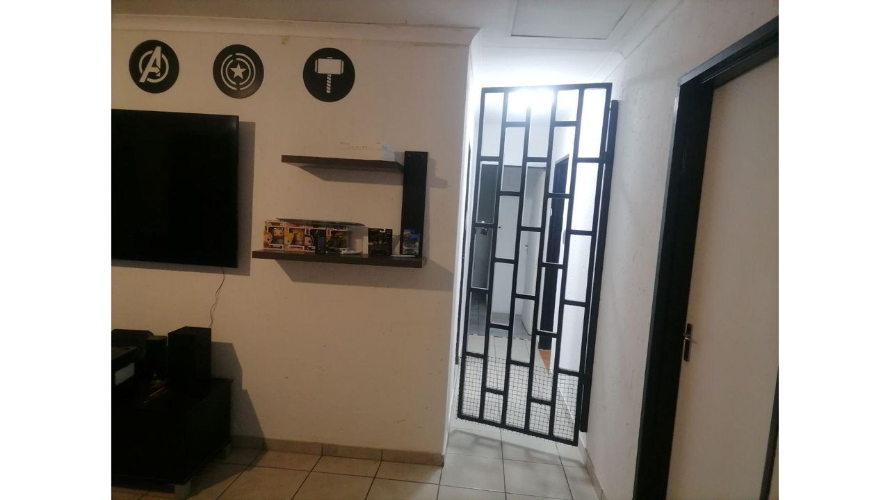 3 Bedroom house for sale in Dersley, Springs