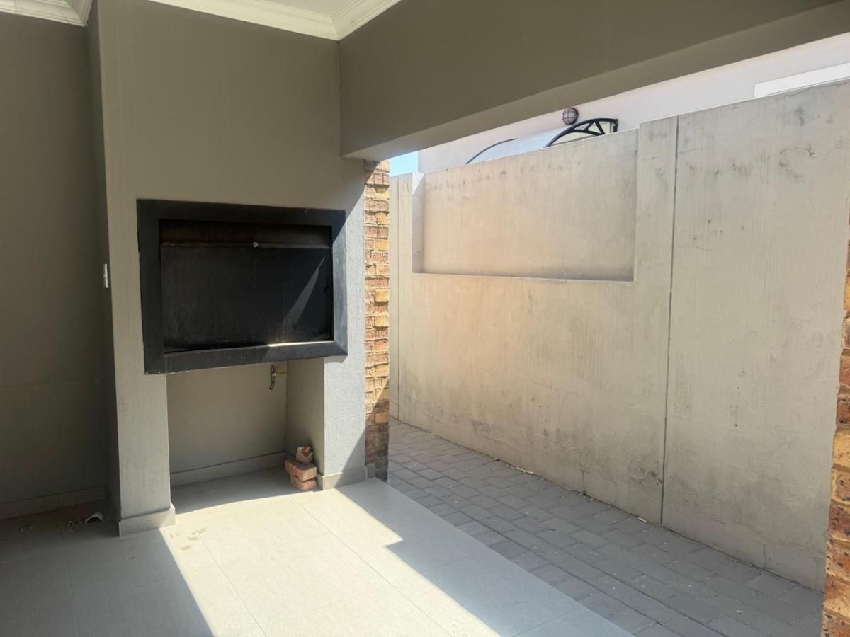 Photo of 3 Bedroom townhouse - sectional to rent in Trichardt, Secunda