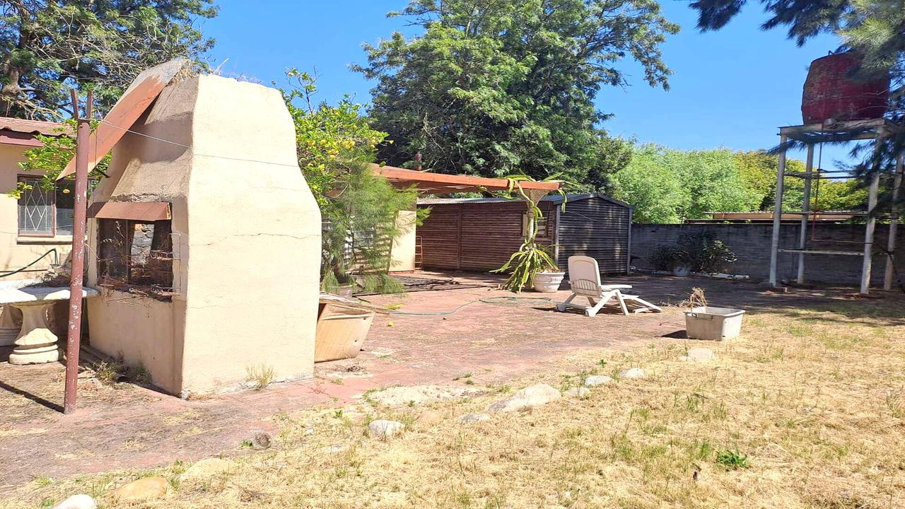Photo 12 of 17