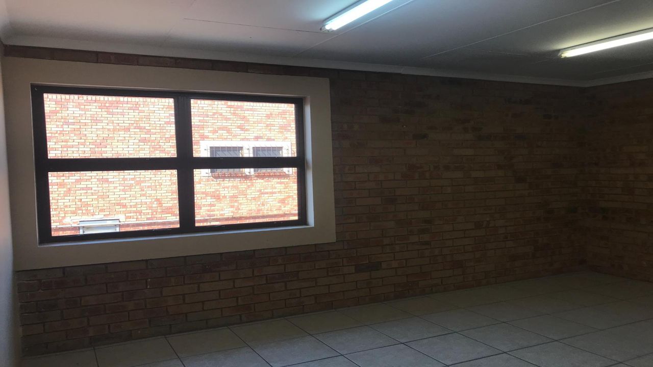 Photo 12 of 16