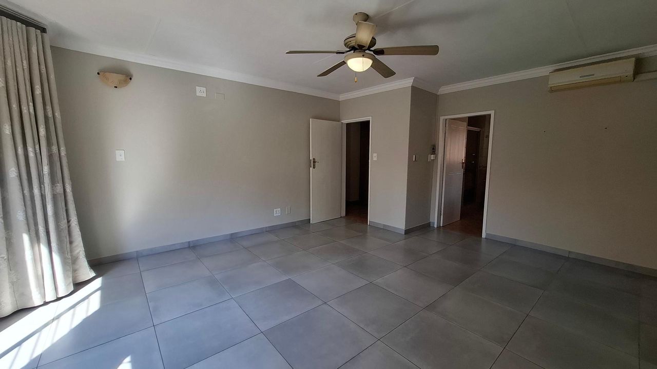 Photo 10 of 26