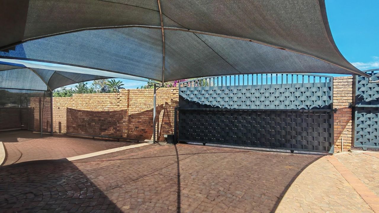 Photo 3 of 38