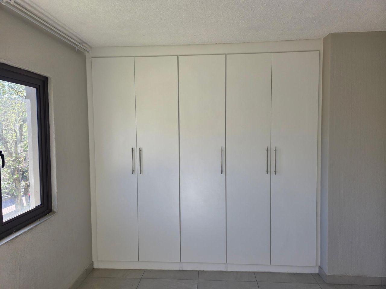 Photo 9 of 16