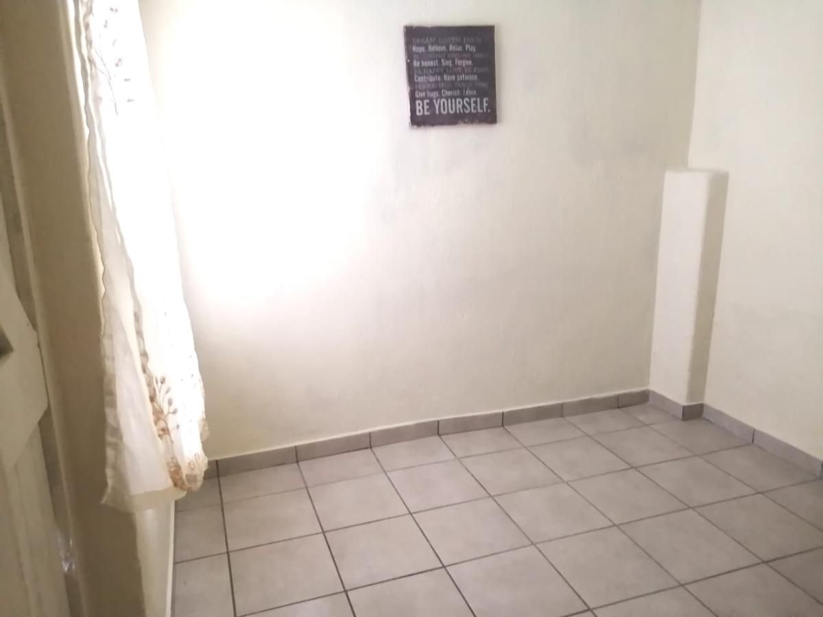 Photo 16 of 24