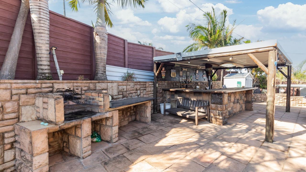 Photo of 4 Bedroom house for sale in Bluff, Durban
