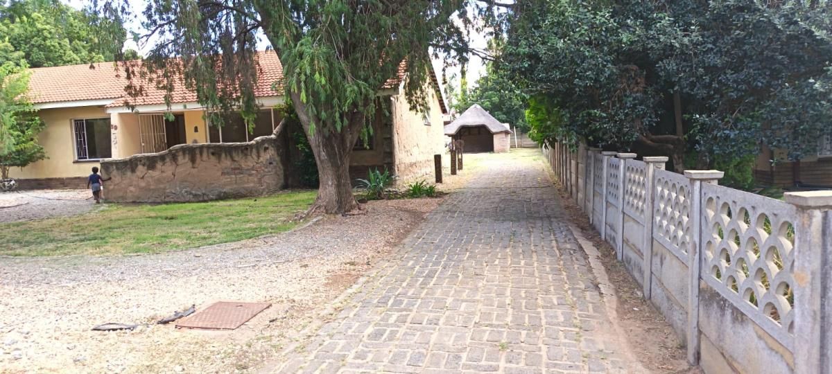 Photo 2 of 22