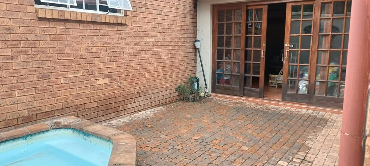 Photo 4 of 38