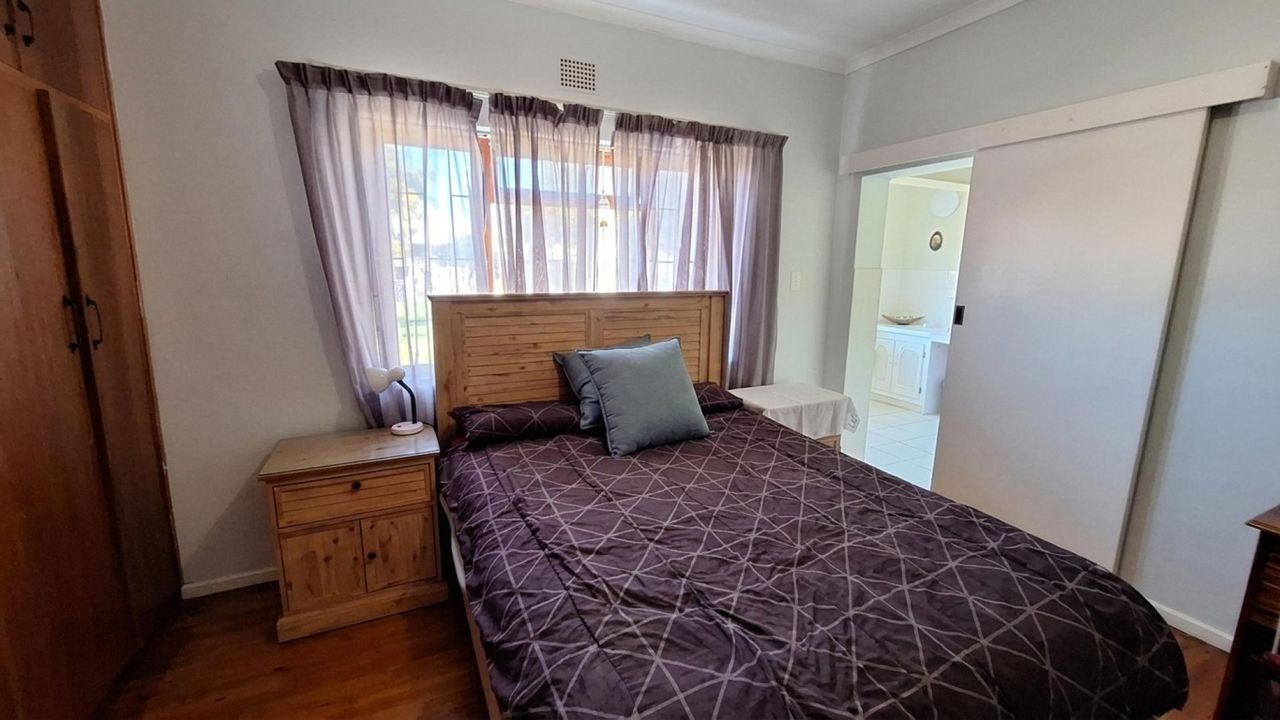 Photo 16 of 29
