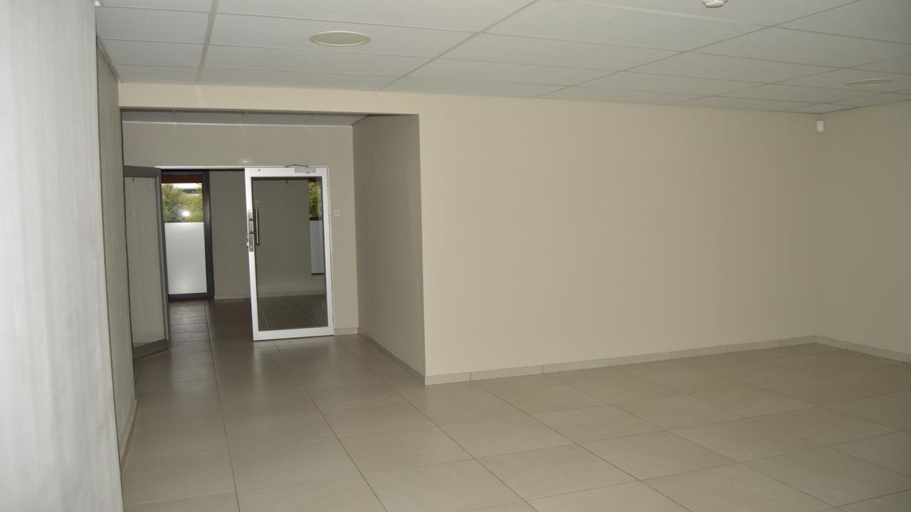 Photo 12 of 23