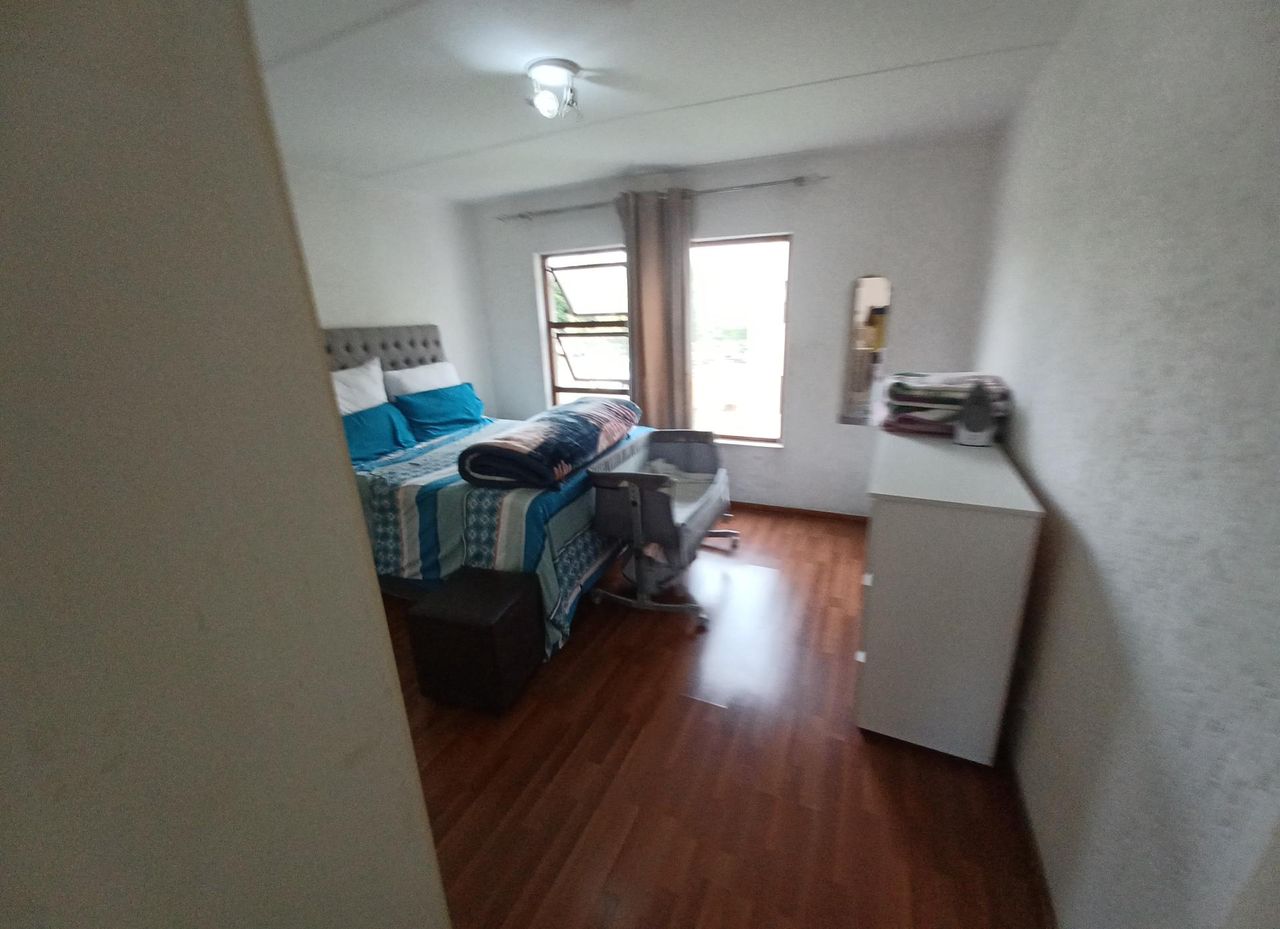 Photo 10 of 32