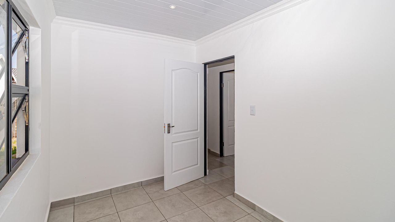 Photo 15 of 20