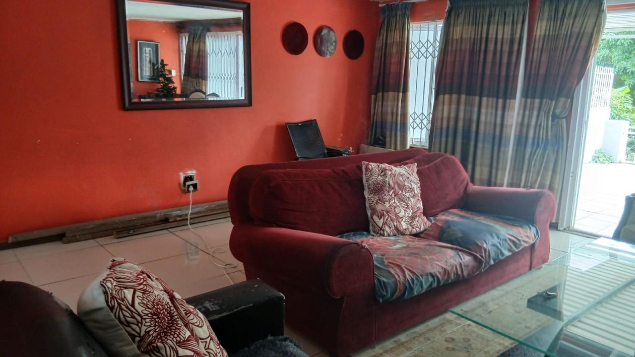 Photo 5 of 23