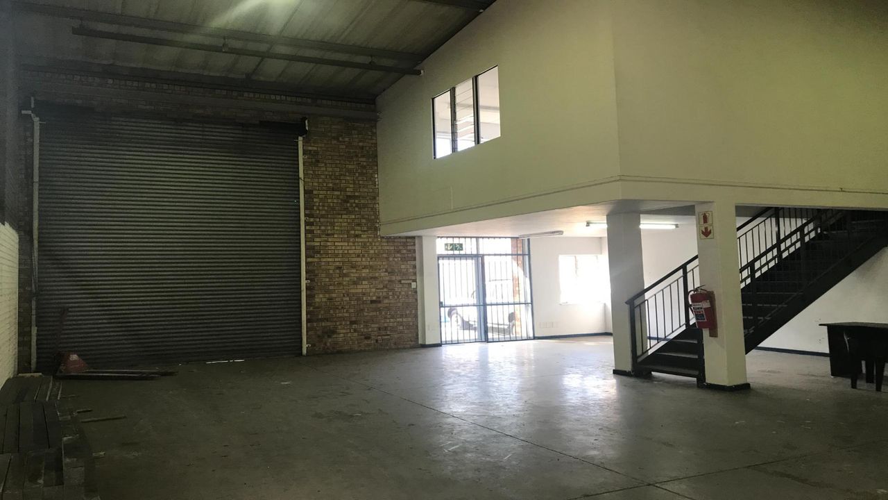 Photo 12 of 17