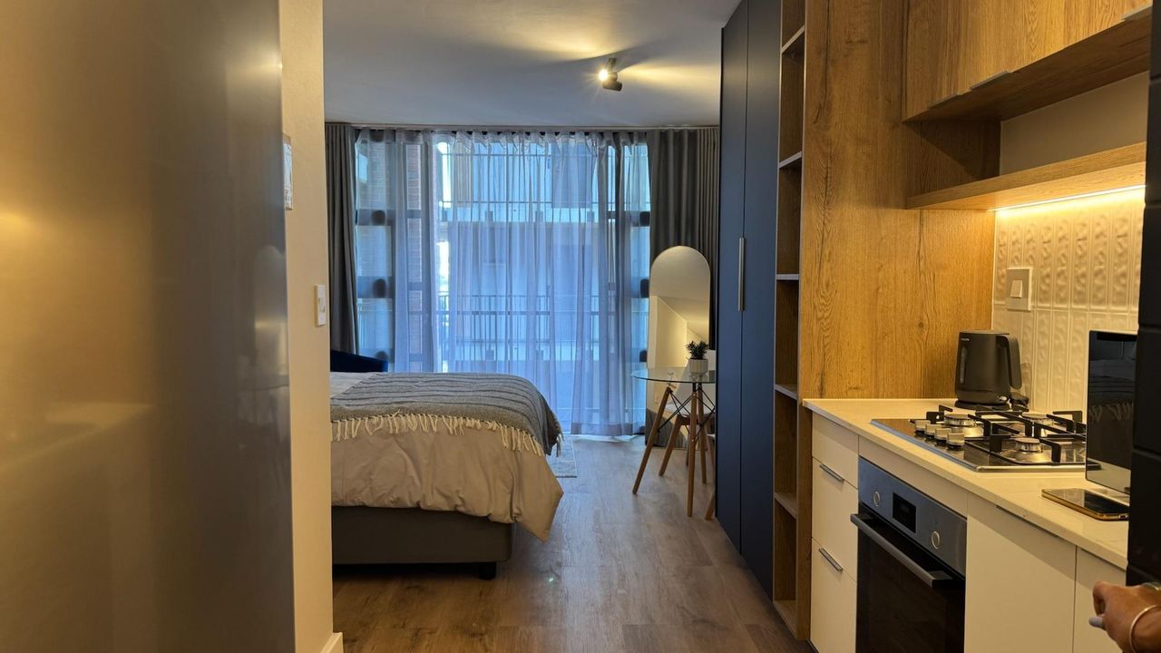 Photo 3 of 19