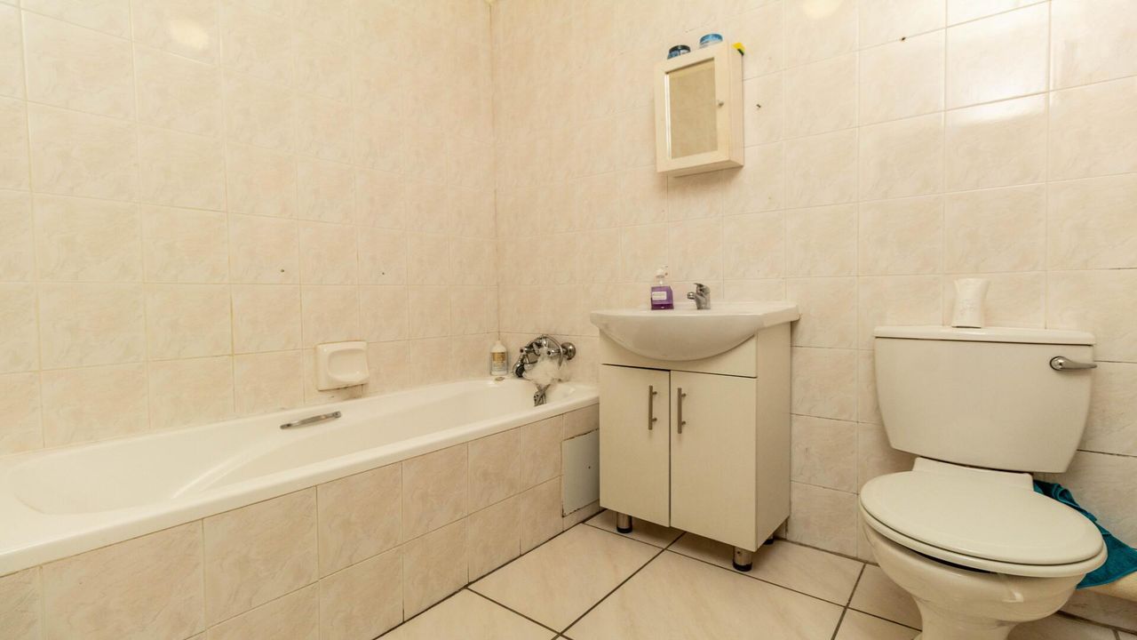 Photo 19 of 23