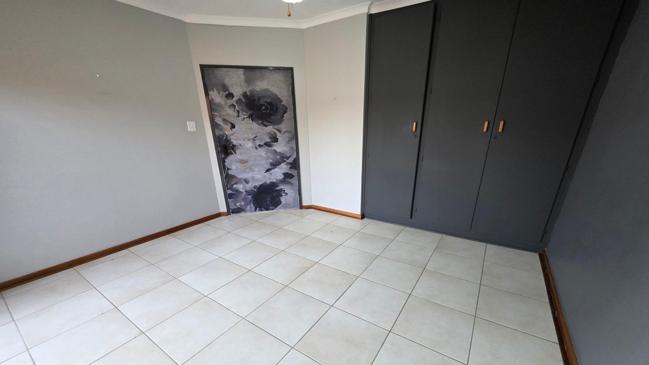 Photo 28 of 29